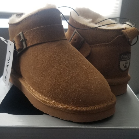 BearPaw Other - Bearpaw size 2y